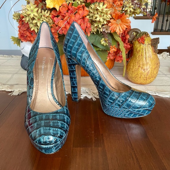 SALE!⚡️BCBGeneration Platform Heels - Picture 4 of 13